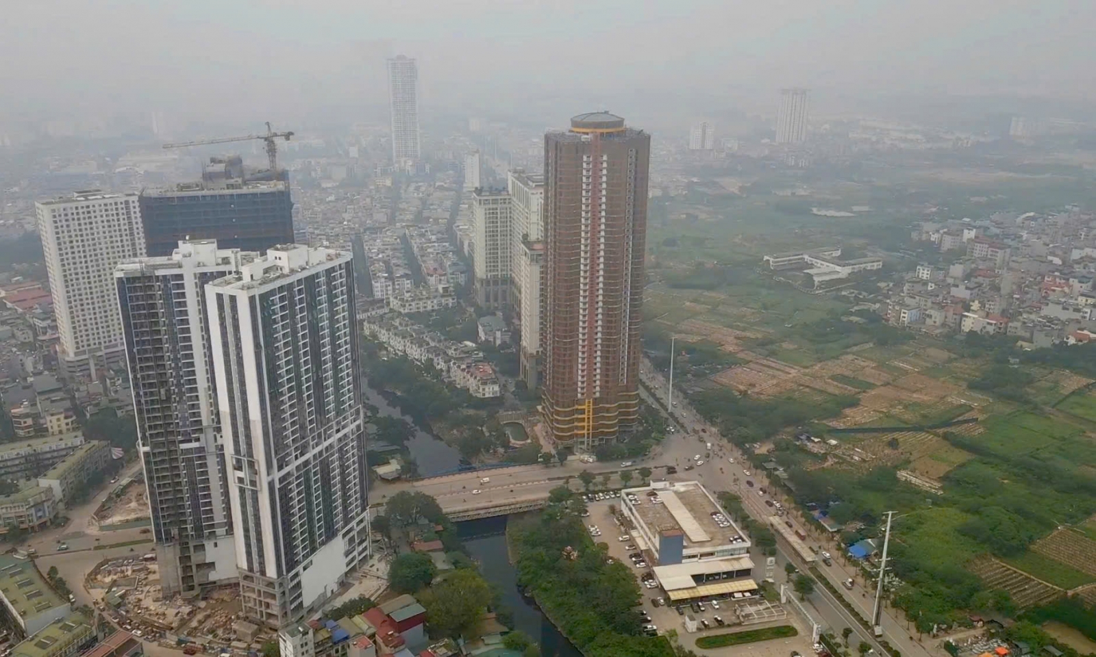 Chung cư QMS Top Tower cao 45 tầng nổi bật