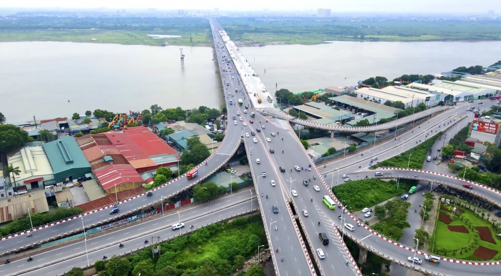 cầu Vĩnh Tuy 2 thi công hoàn thiện