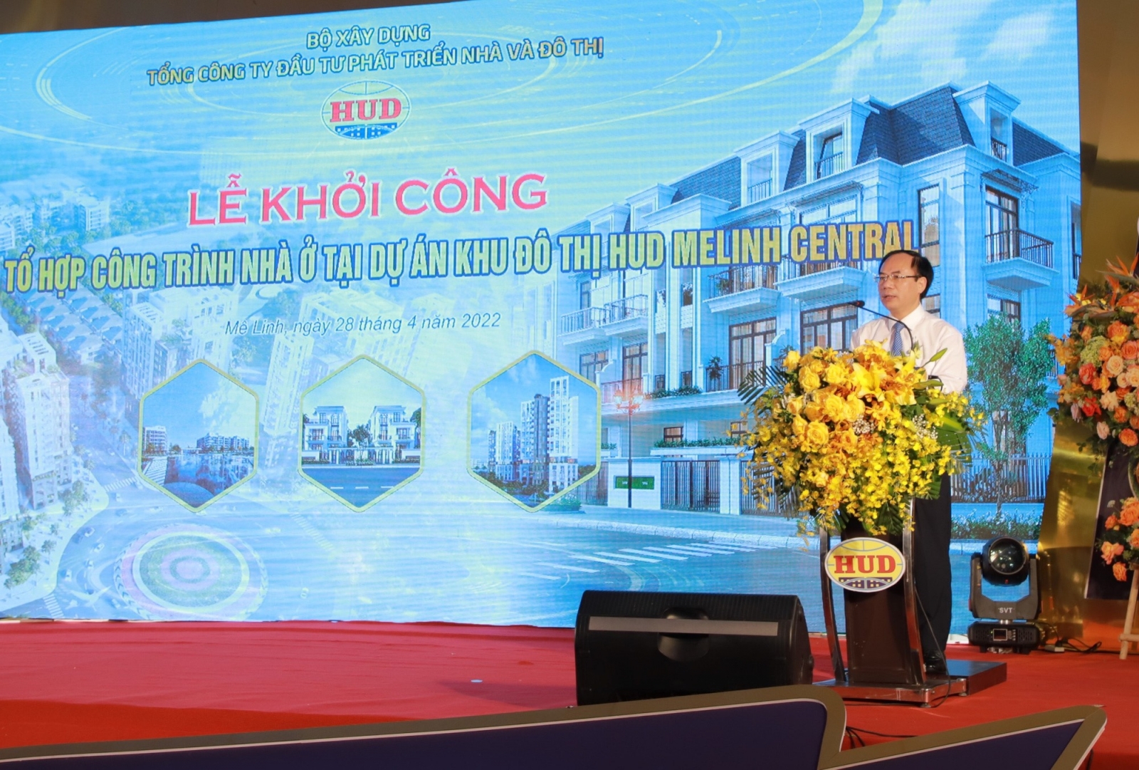 Thứ trưởng Bộ Xây dựng Nguyễn Văn Sinh phát biểu tại lễ khởi công